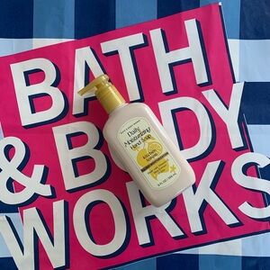 NWT Bath & Body Works Kitchen Lemon Daily Moisturizing Hand Soap